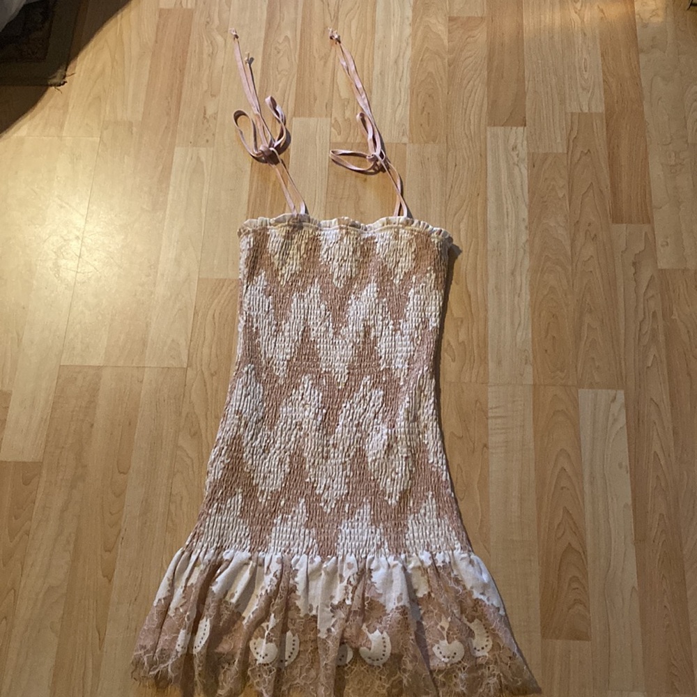 Storia Nude White Smocked Floral Lace Mini Dress - Picture 3 of 7
